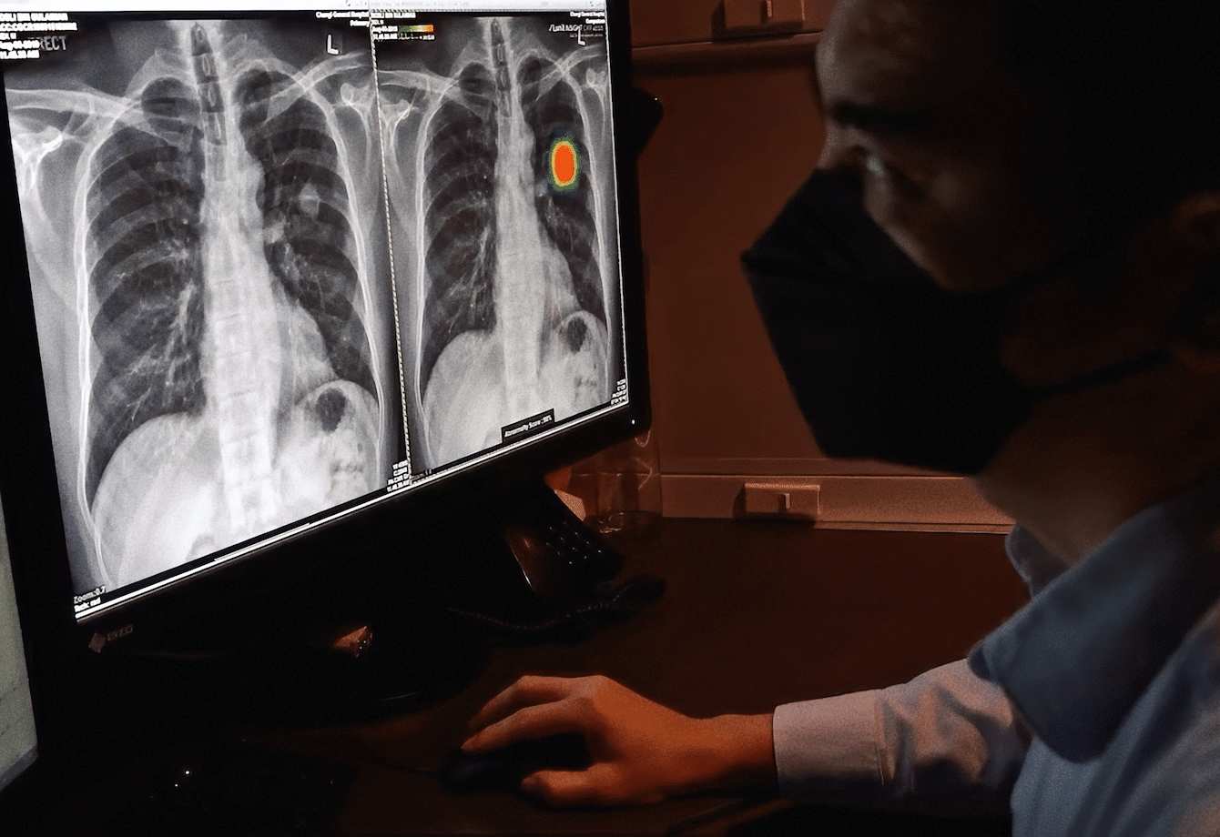Radiology workstation with imaging overlays